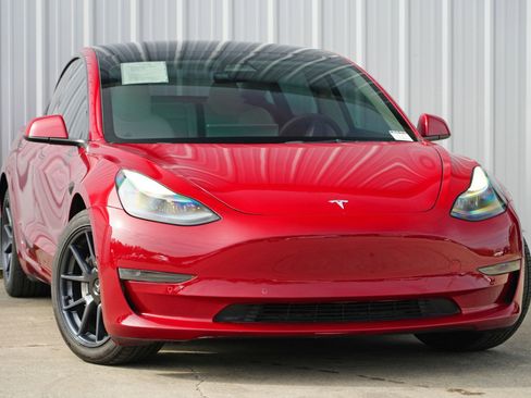Used 2022 Tesla Model 3 image 4