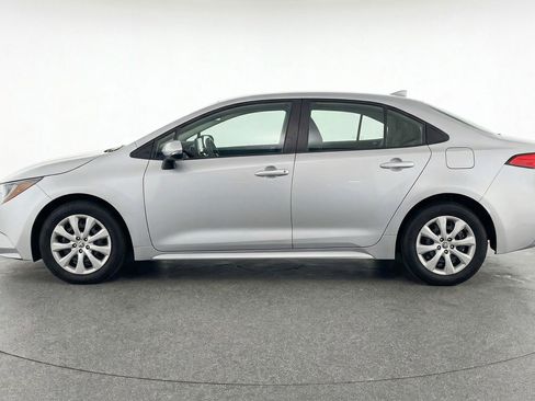 Used 2025 Toyota Corolla LE FWD image 5