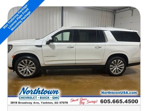 Used 2022 GMC Yukon XL Denali image 2