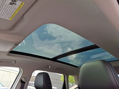 Used 2023 Volkswagen Taos SE w/ Panoramic Sunroof Package image 14