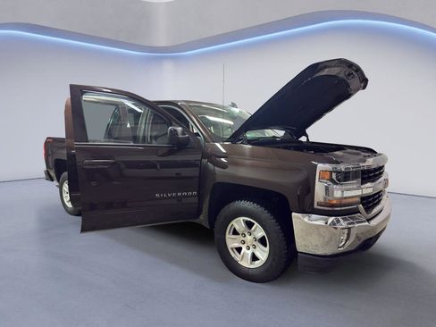 Used 2018 Chevrolet Silverado 1500 LT w/ All Star Edition image 7
