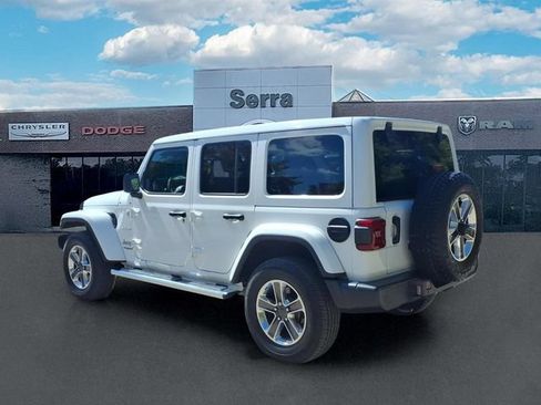 Used 2021 Jeep Wrangler Unlimited Sahara AWD/4WD image 5