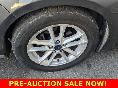 Used 2018 Ford Focus SE image 5