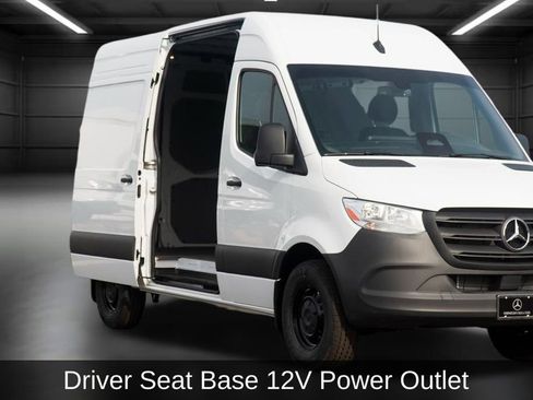 Used 2025 Mercedes-Benz Sprinter 2500 image 8