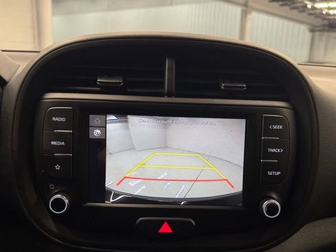 Used 2023 Kia Soul LX w/ LX Technology Package image 18