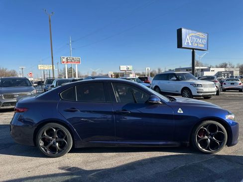 Used 2017 Alfa Romeo Giulia Ti w/ TI 19" Sport Package image 5