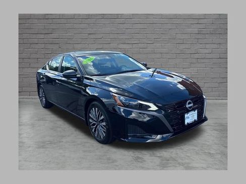 Used 2026 Nissan Altima 2.5 SV FWD image 1