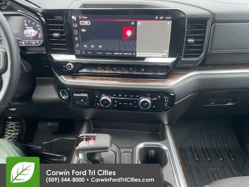 Used 2025 GMC Sierra 1500 Elevation image 27