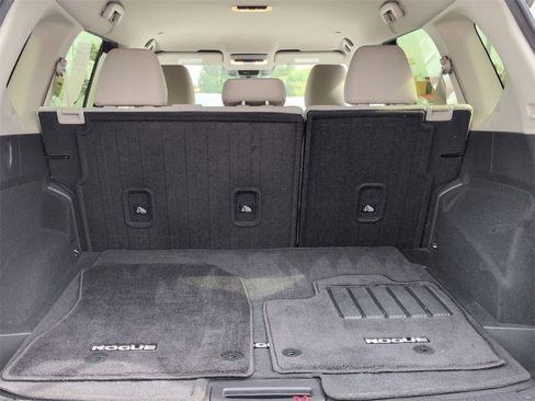 Used 2023 Nissan Rogue SV image 17