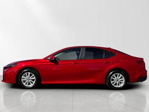 Used 2026 Toyota Camry LE image 7