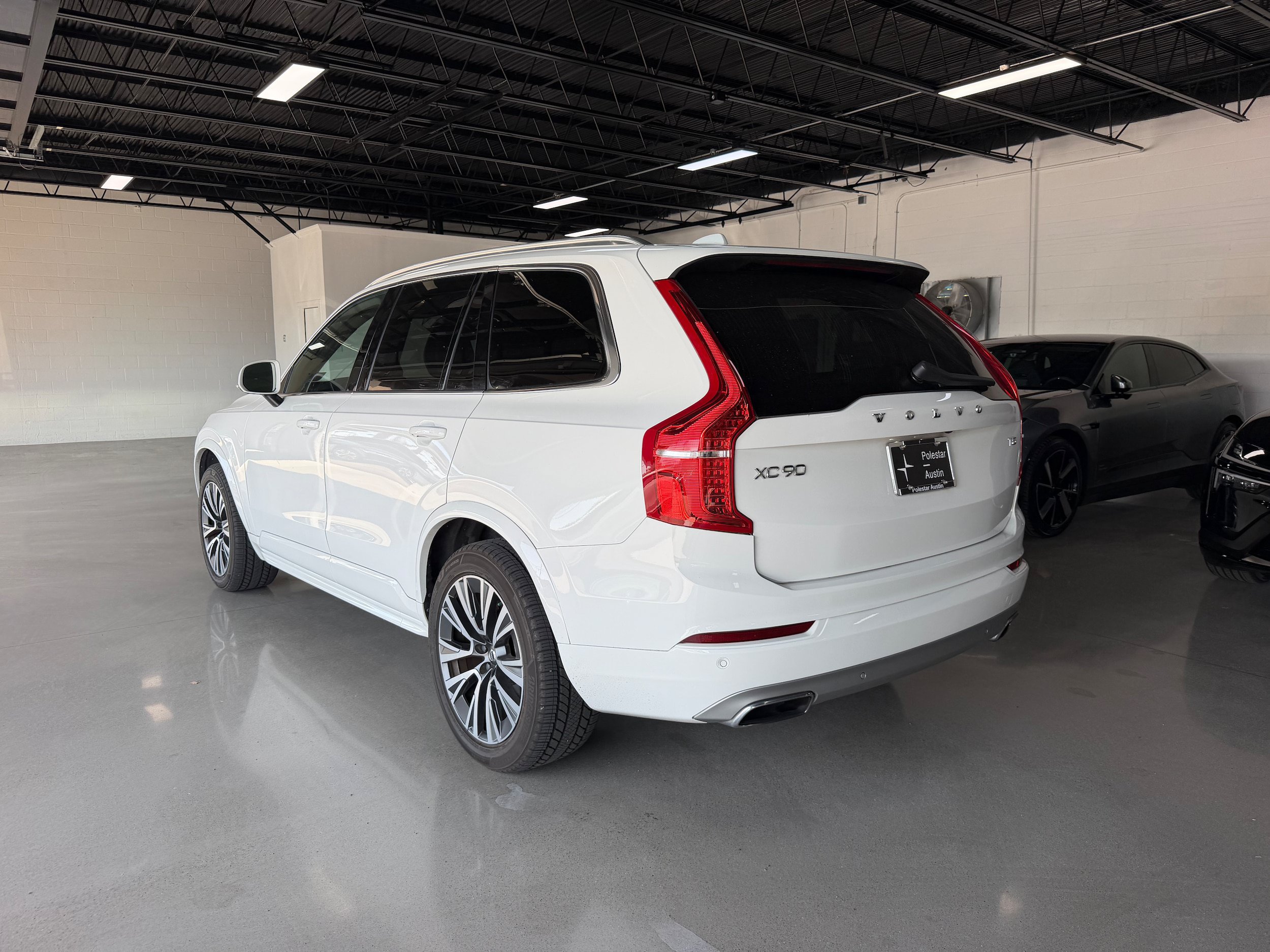 Used 2020 Volvo XC90 T5 Momentum FWD image 4