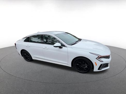 Used 2025 Kia K5 LXS image 2