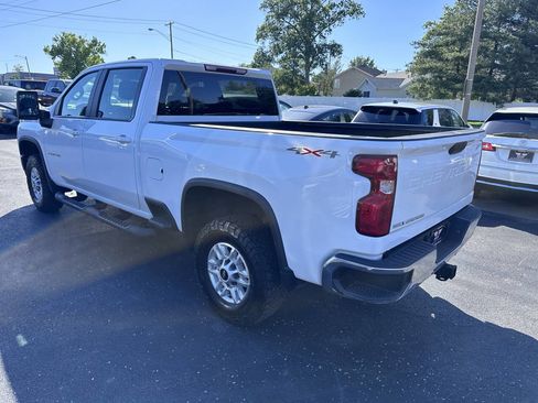 Used 2021 Chevrolet Silverado 2500 LT w/ Convenience Package AWD/4WD image 5