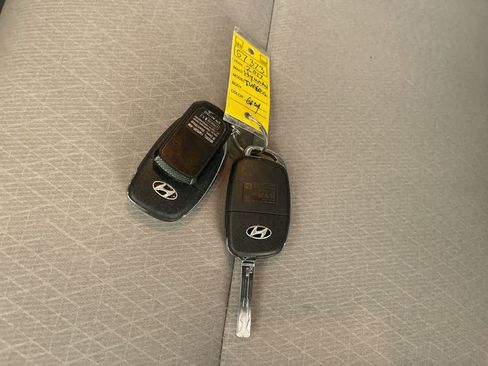 Used 2017 Hyundai Tucson SE w/ SE Popular Package 02 AWD/4WD image 25