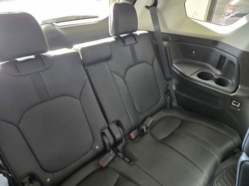 Used 2025 Honda Pilot EX-L image 11
