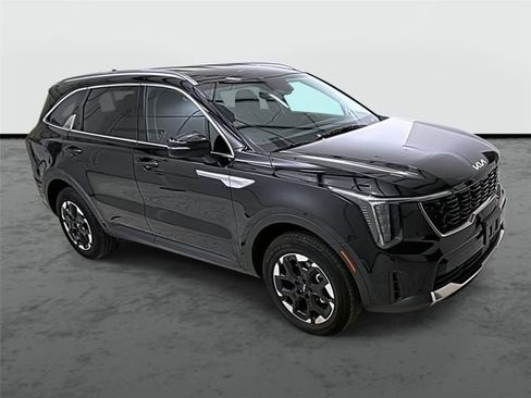 Used 2024 Kia Sorento S image 7