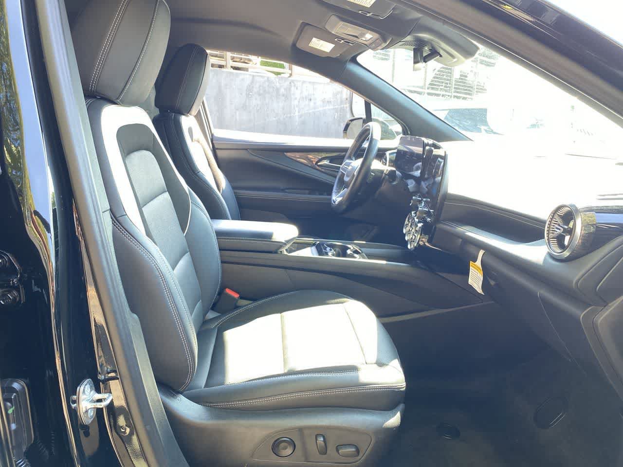 Used 2024 Chevrolet Blazer EV LT AWD/4WD image 18