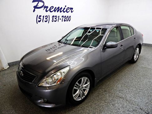 Used 2013 INFINITI G37 Journey image 1