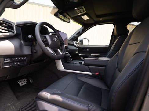 New 2025 Toyota Tundra Platinum w/ TRD Off-Road Package image 11