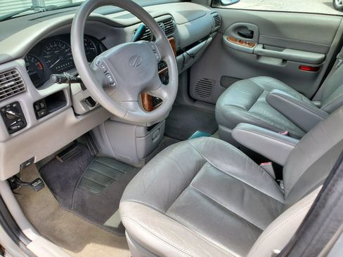 Used 2002 Oldsmobile Silhouette GLS w/ Towing Pkg FWD image 15