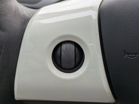 Used 2021 Tesla Model Y Long Range image 20