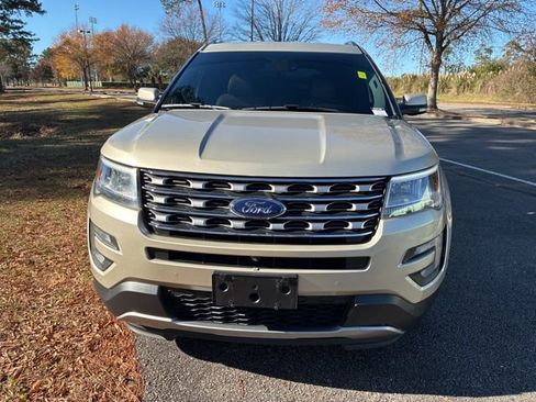 Used 2017 Ford Explorer Limited w/ Equipment Group 301A image 9