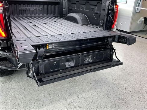 Used 2024 GMC Sierra 2500 AT4X image 25