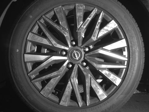 Used 2025 Nissan Altima 2.5 SV FWD image 12