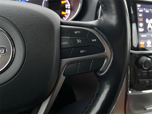 Used 2020 Jeep Grand Cherokee Limited image 18