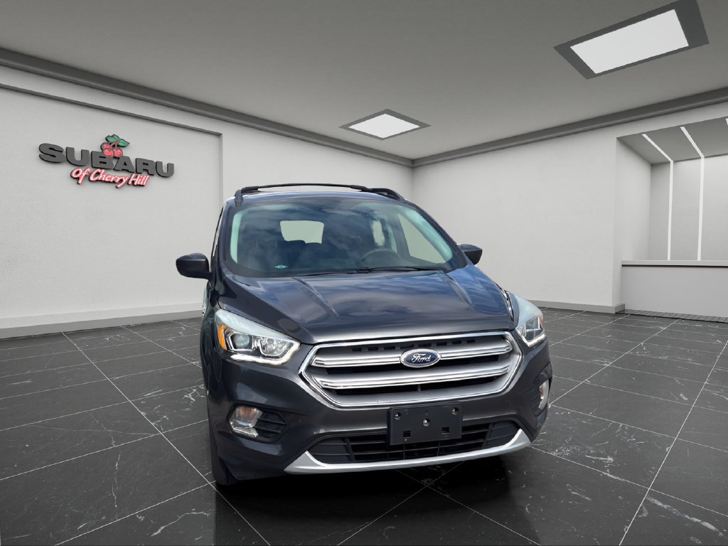 Used 2017 Ford Escape SE w/ Equipment Group 201A FWD image 3