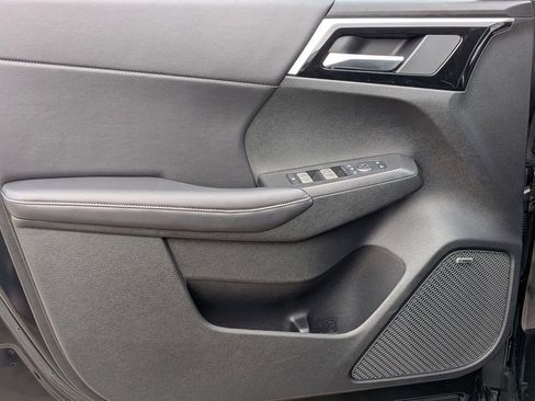 New 2026 Mitsubishi Outlander SE image 14