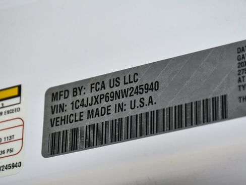 Used 2022 Jeep Wrangler Unlimited Sahara image 14