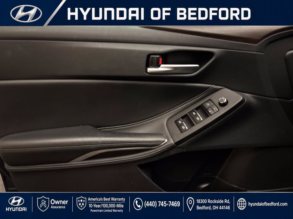 Used 2019 Toyota Avalon XLE w/ Moonroof Package FWD image 12