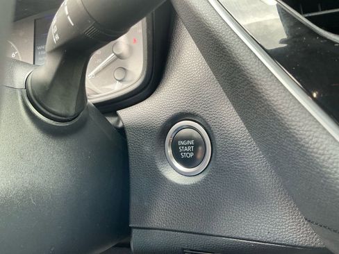 Used 2024 Toyota Corolla SE w/ SE Convenience Package image 21