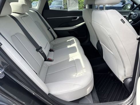 Certified 2024 Hyundai Sonata SEL w/ Convenience Package FWD image 15