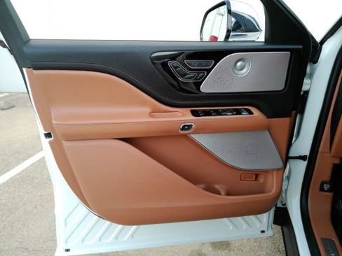 Used 2022 Lincoln Aviator Black Label Grand Touring w/ Class IV Trailer Tow Package AWD/4WD image 15