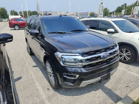 Used 2023 Ford Expedition Limited AWD/4WD image 12