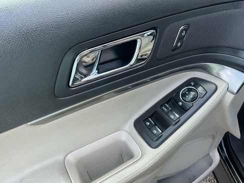 Used 2013 Ford Explorer FWD image 16