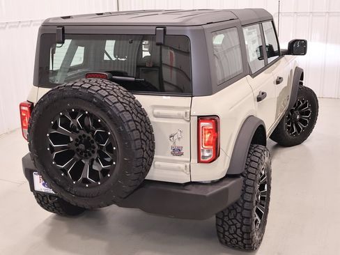 New 2026 Ford Bronco 4-Door AWD/4WD image 32