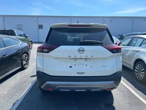 Used 2023 Nissan Rogue S AWD/4WD image 3