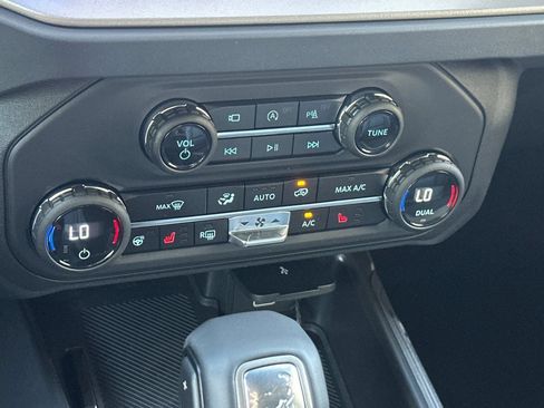 New 2026 Ford Bronco Outer Banks AWD/4WD image 21