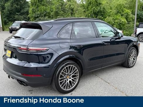 Used 2023 Porsche Cayenne Platinum Edition AWD/4WD image 5