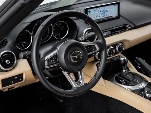 Used 2025 MAZDA MX-5 Miata RF Grand Touring image 4