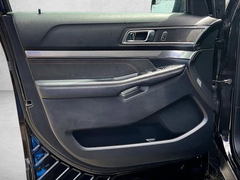 Used 2018 Ford Explorer XLT w/ Equipment Group 202A image 15