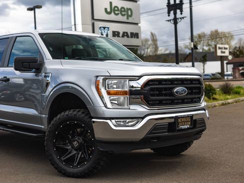 Used 2021 Ford F150 XLT image 3