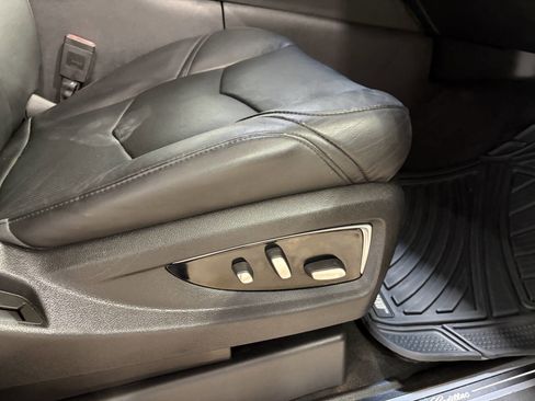 Used 2016 Cadillac Escalade Luxury image 43