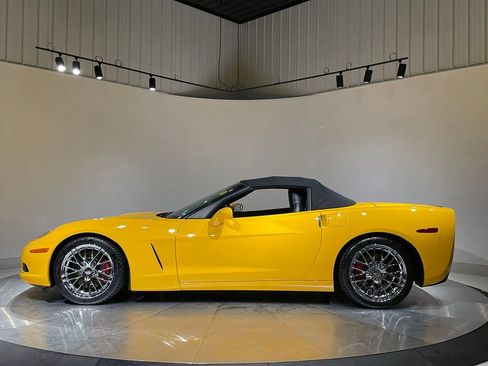 Used 2005 Chevrolet Corvette Convertible w/ Preferred Equipment Group RWD image 77
