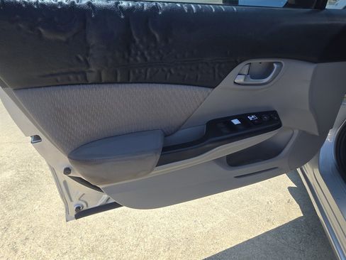 Used 2015 Honda Civic LX image 9