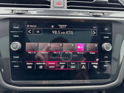 Used 2024 Volkswagen Tiguan SE R-Line w/ MDO Package, Two-Row image 17