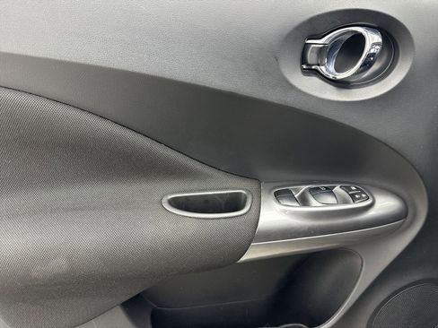 Used 2016 Nissan Juke SV image 25